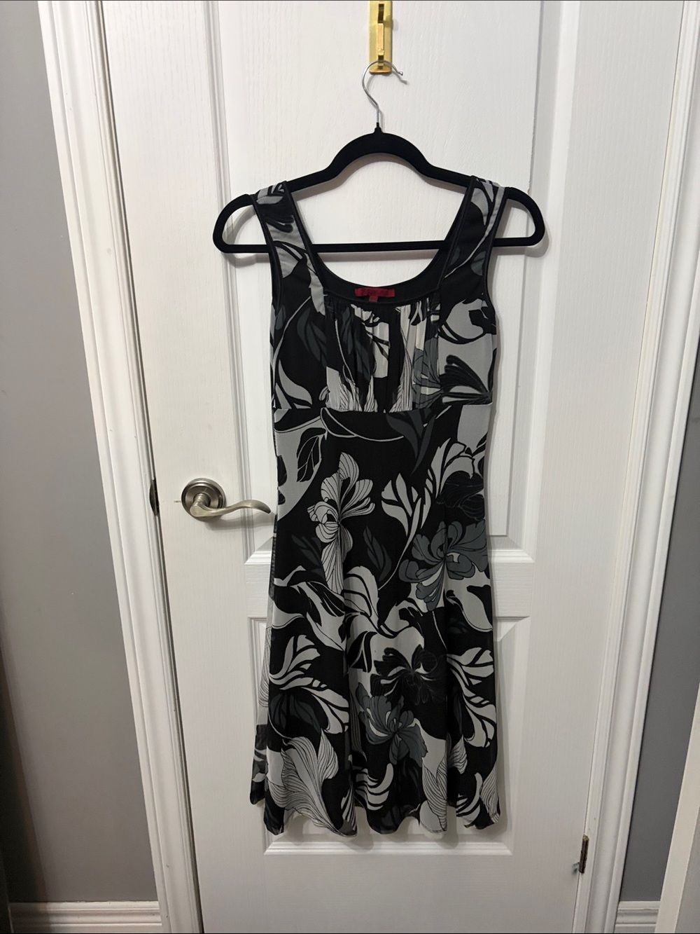 Zokai Sleeveless Black & Gray Floral A-Line Dress